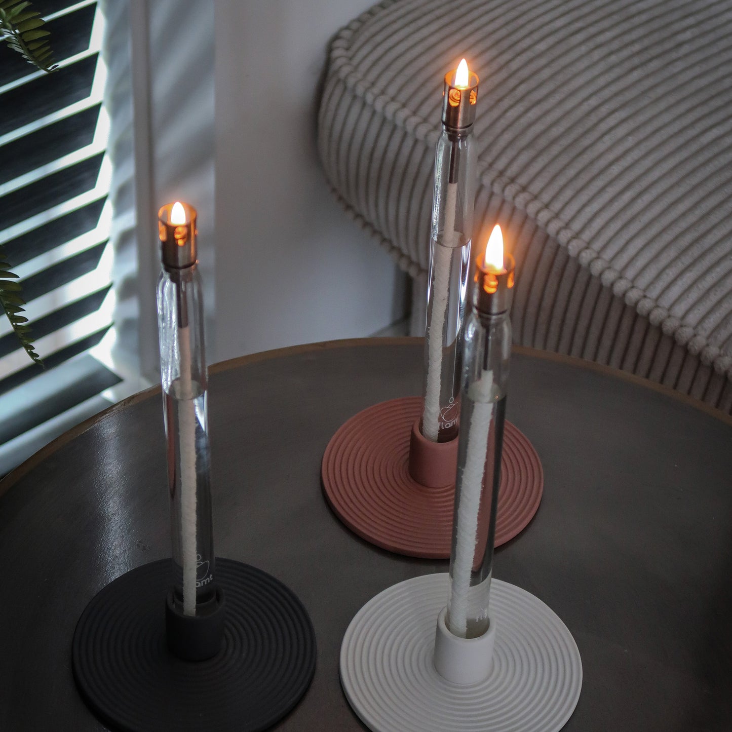 Combi Deal: Flamt Kaars 3.1 + Kandelaar Charcoal Black Single